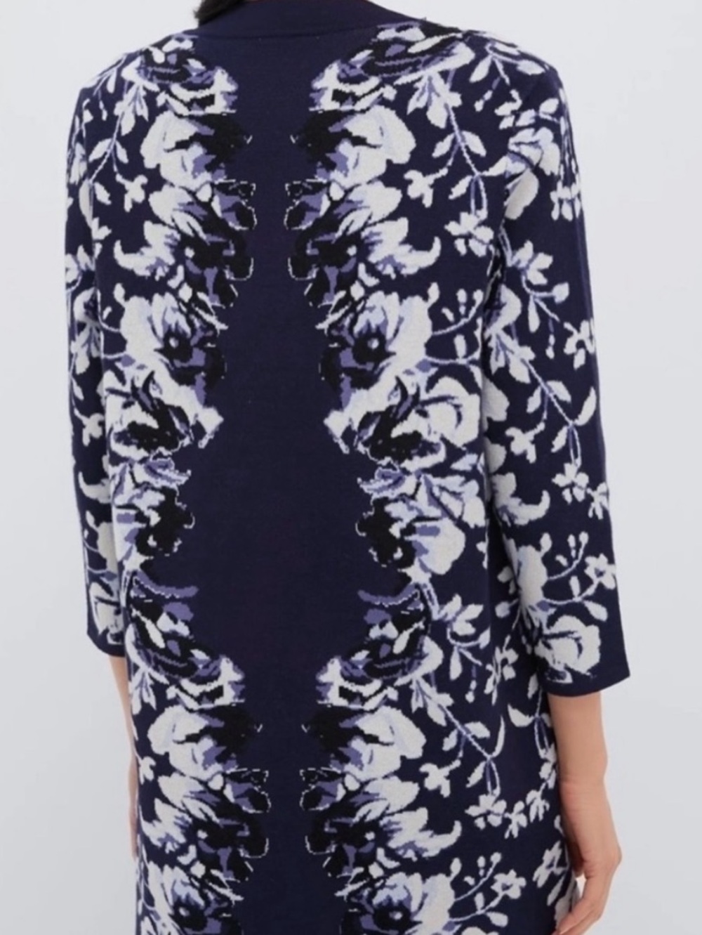 Tuckernuck Floral Horizon Knit Jacquard Cardigan floral navy cream size M - Picture 4 of 17